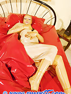 A dreamily night in the latex bed, pic 1